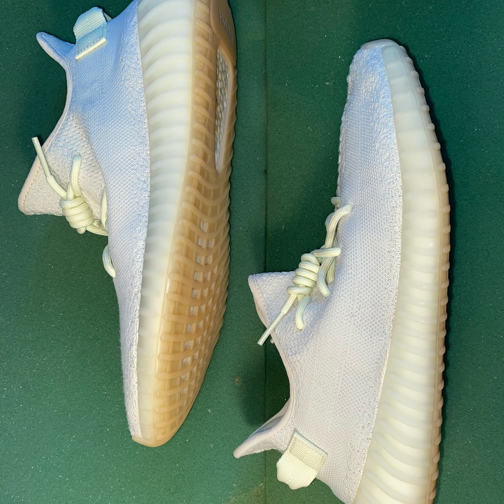 Yeezy 350 V2 butters